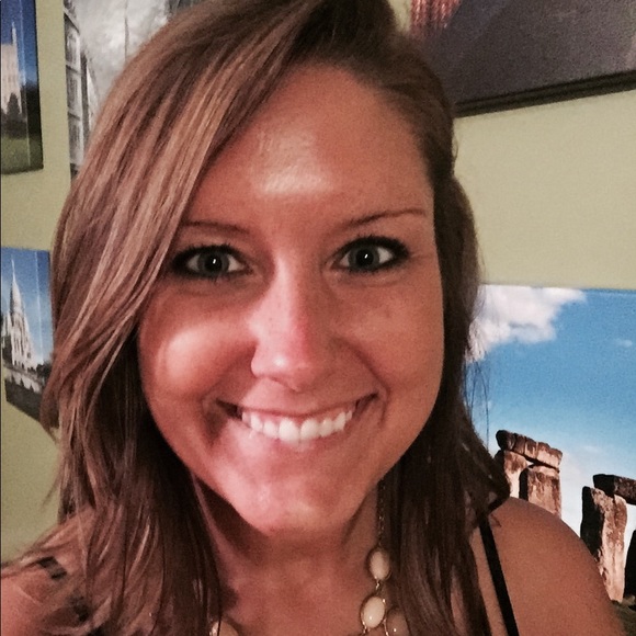 Meet your Posher, Lindsay - Picture 1 of 1